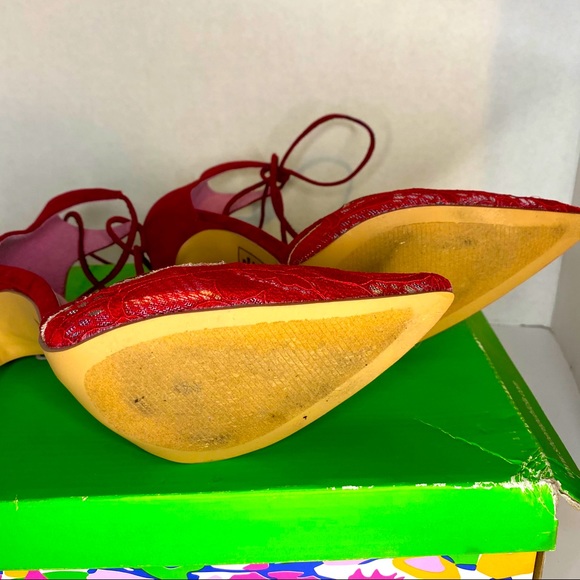 *SOLD*Deep Red/ Burgundy Lace Heel, Shoe Republic,Size 8 - Picture 5 of 5